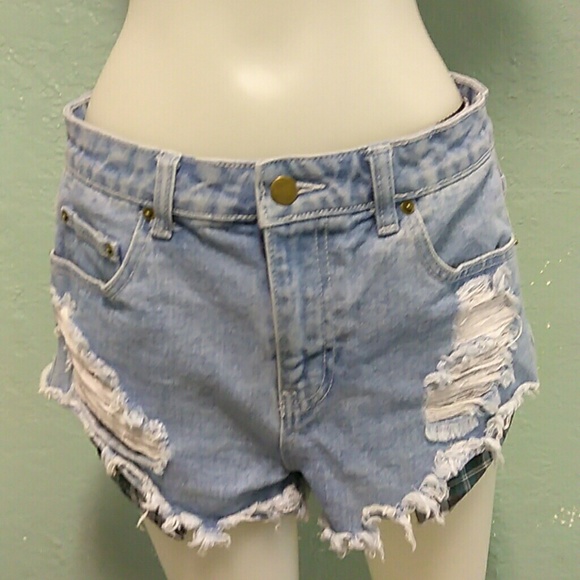 FOREVER 21 SHORT. - Picture 3 of 6